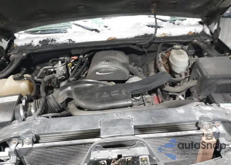 2005 Chevrolet Suburban 1500 Z71 из США, поврежденный, VIN 3GNFK16Z05G209653